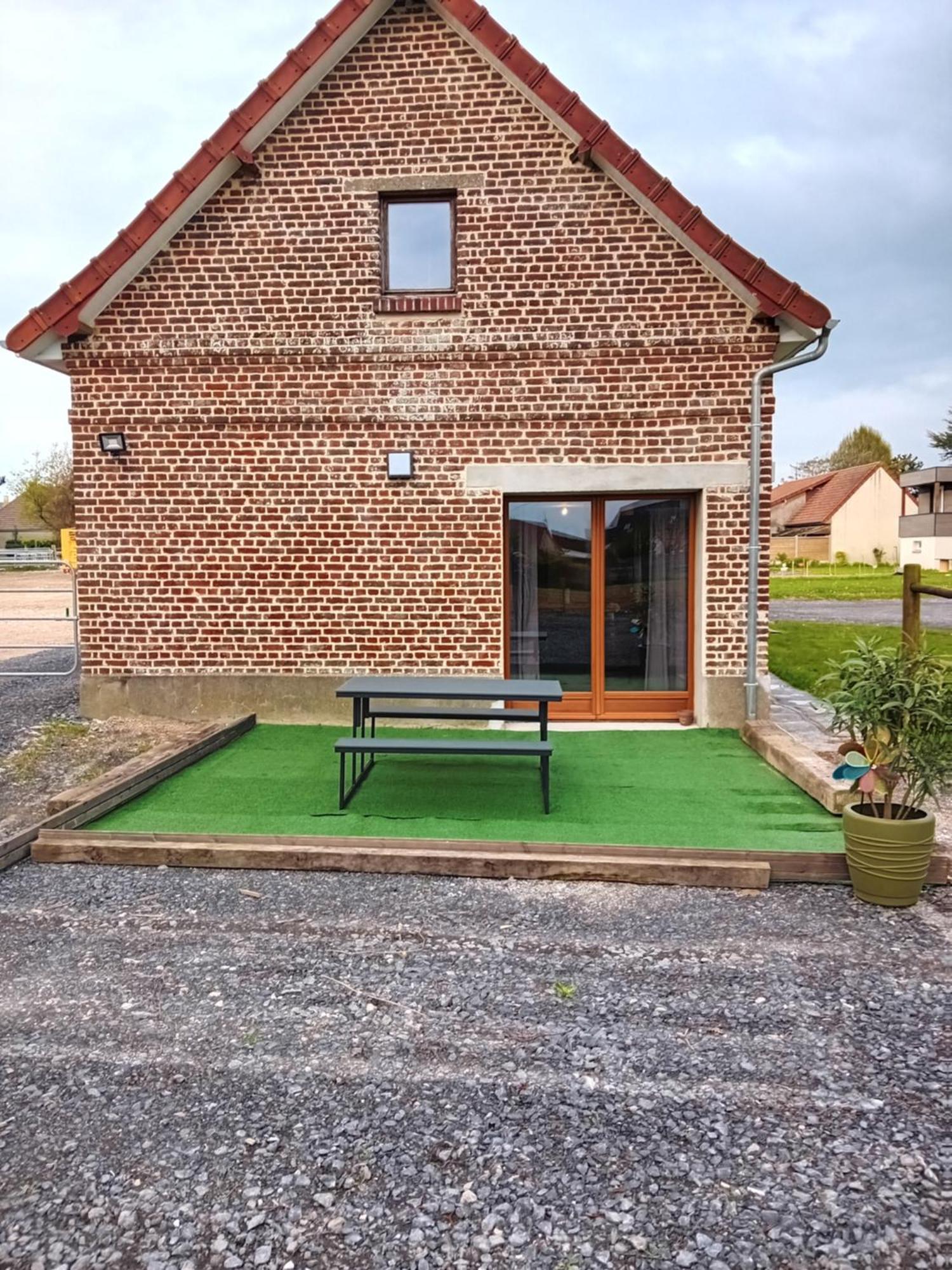 Gite Ferme Du Marronnier Derchigny Zewnętrze zdjęcie